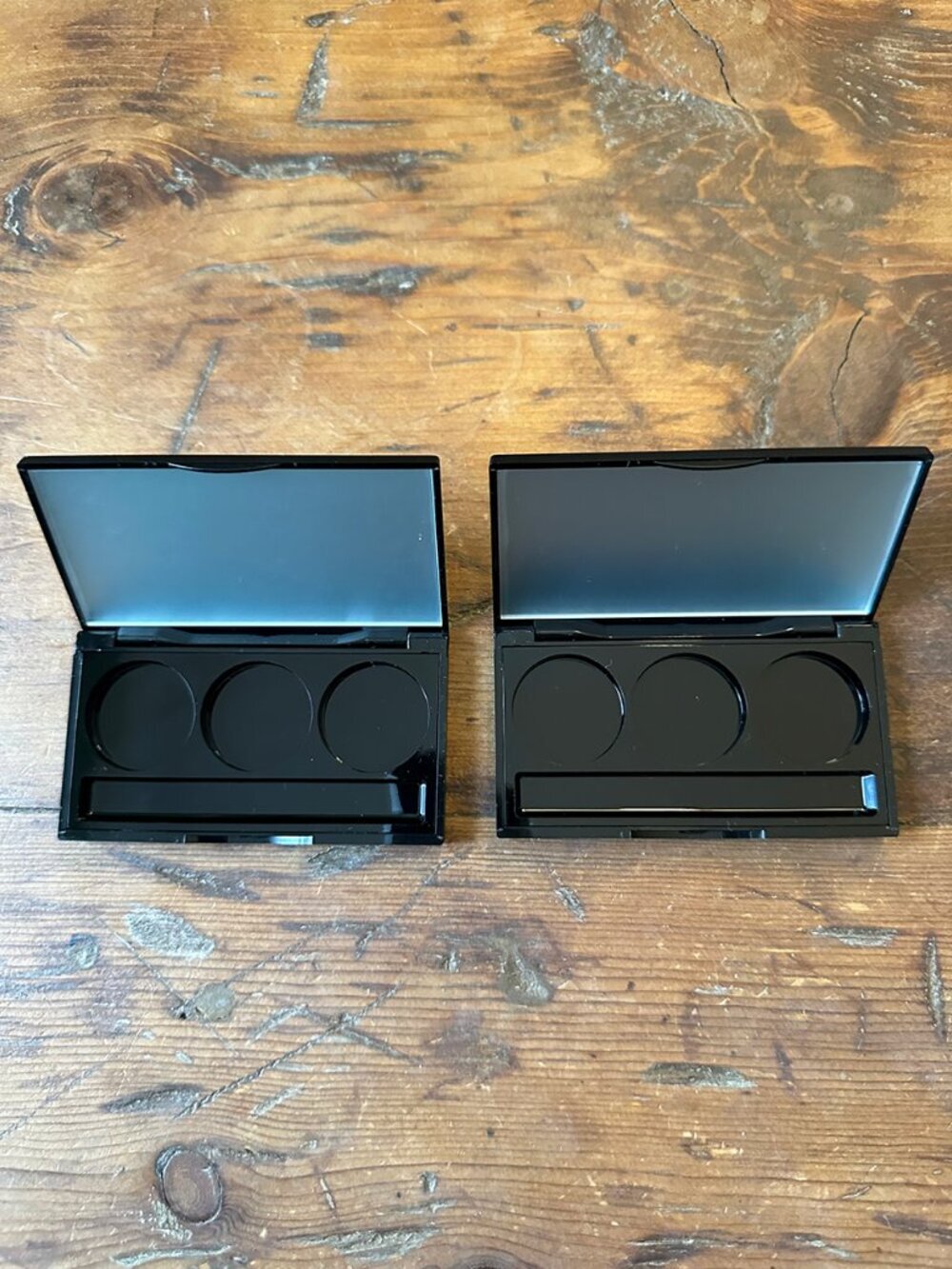 Eyeshadow Empty Palettes Set of 2 with 3 Holders/Ea NEW - Picture 3 of 7